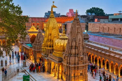 Kashi Vishwanath Temple Varanasi: VIP Darshan, Aarti Timings & Navigation Guide Kashi Vishwanath Temple Varanasi: VIP Darshan, Aarti Timings & Navigation Guide
