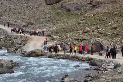 How Group Travel Makes Long Pilgrimages Affordable- Without Compromising the Experience How Group Travel Makes Long Pilgrimages Affordable- Without Compromising the Experience