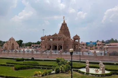 Explore Krishna Janmabhoomi Like Never Before, Here's 8 Famous Temples to Visit in Mathura Explore Krishna Janmabhoomi Like Never Before, Here's 8 Famous Temples to Visit in Mathura