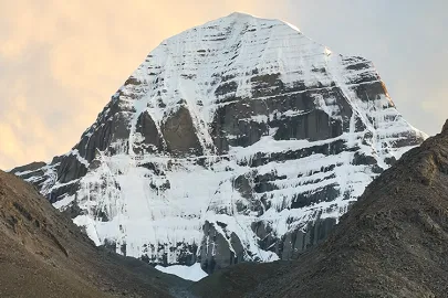 Top 8 Tourist Attractions Near Kailash Mansarovar Top 8 Tourist Attractions Near Kailash Mansarovar