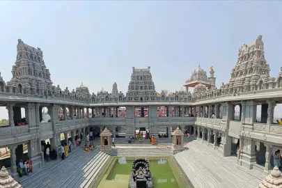 Top 12 Famous Temples in Kerala: Sabarimala to Guruvayur Pilgrimage Guide Top 12 Famous Temples in Kerala: Sabarimala to Guruvayur Pilgrimage Guide