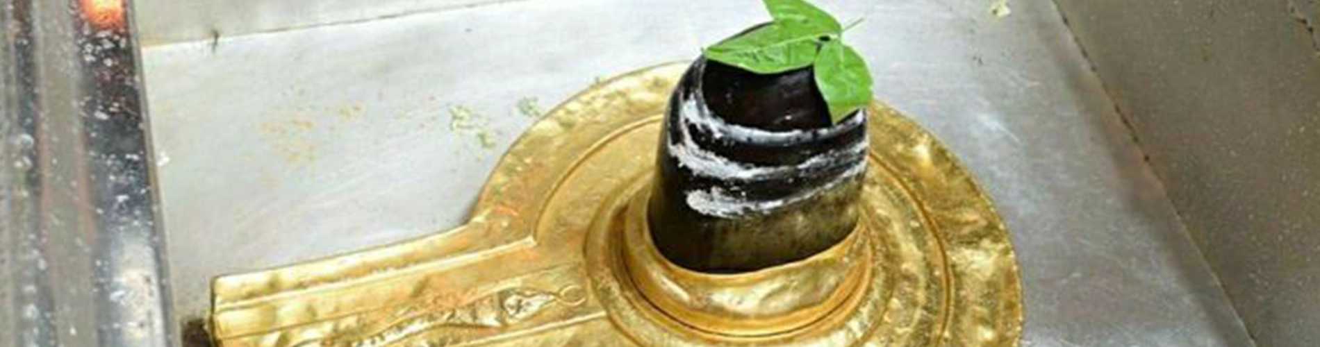 Kashi Vishwanath Jyotirlinga – Varanasi, UP Kashi Vishwanath Jyotirlinga – Varanasi, UP