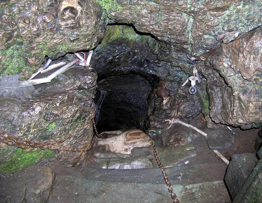 Patal Bhuvaneshwar