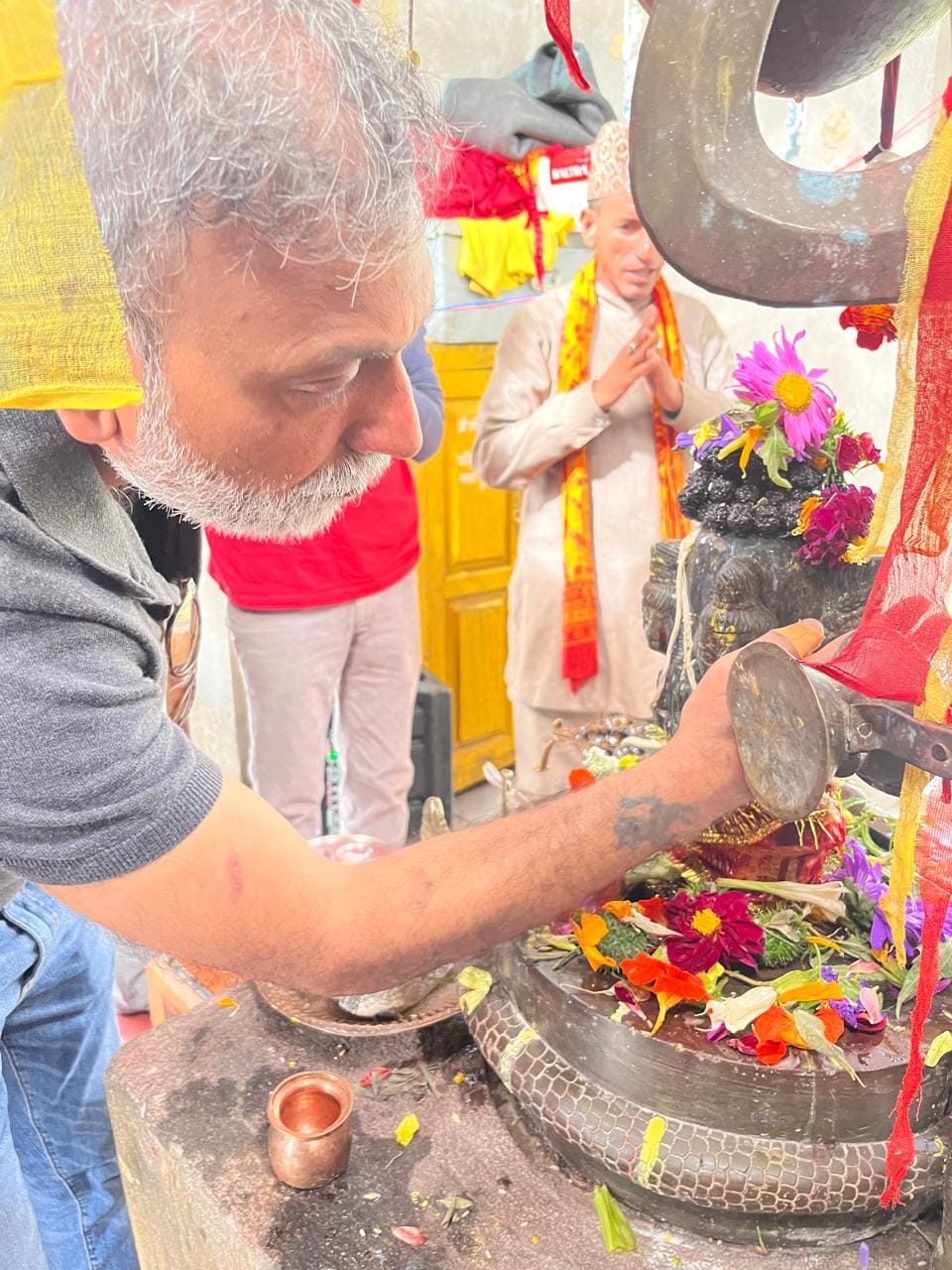Sacred Pashupatinath Pooja By Yatris