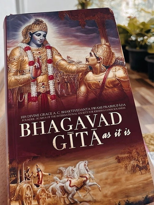 5 most powerful shlokas from the Bhagavad Gita with meaning